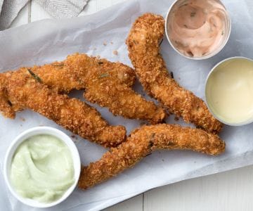 Frango frito com maioneses rápidas