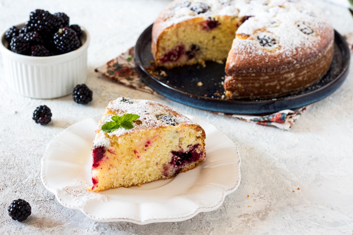 Torta de amoras e iogurte